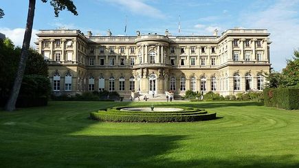 پاریس بازداشت یک شهروند فرانسوی در ایران را تایید کرد