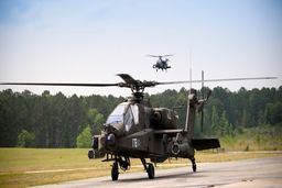 سقوط بالگرد رزمی «آپاچی ای اچ -۶۴» ارتش آمریکا