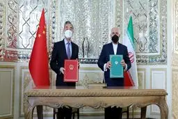 توییت ظریف درباره امضای سند برنامه همکاری جامع ایران و چین