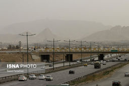 تصادف زنجیره ای ۲۰ خودرو در اصفهان به دلیل طوفان