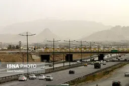 تصادف زنجیره ای ۲۰ خودرو در اصفهان به دلیل طوفان