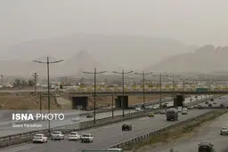 تصادف زنجیره ای ۲۰ خودرو در اصفهان به دلیل طوفان