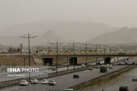 تصادف زنجیره ای ۲۰ خودرو در اصفهان به دلیل طوفان