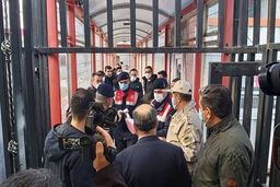 مبادله ۲۱ زندانی بین ایران و ترکیه در مرز بازرگان؛ دو زن در بین زندانیان