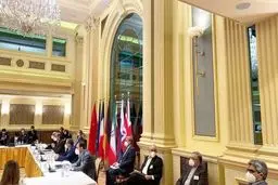 تجمع دوباره ضدانقلاب در برابر محل برگزاری کمیسیون مشترک