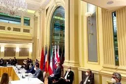 تجمع دوباره ضدانقلاب در برابر محل برگزاری کمیسیون مشترک