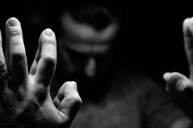 با اصرار مادرش، شکنجه‌اش می‌دادم