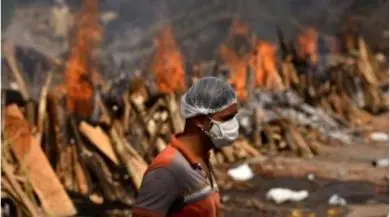 موج سهمگین کرونا در هند؛ دهلی برای مرده‌سوزی جای کافی ندارد