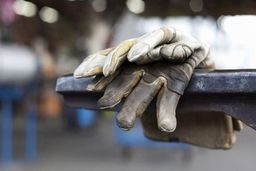 روز کارگر تعطیل رسمی است/ لزوم اجرای ماده ۶۳ قانون کار