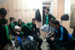 چاقوکشی در لیگ ۲ فوتبال! / بزن‌بزن تماشاگران، بازیکنان و کادر فنی!