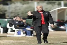 استقلال و پرسپولیس نقاط ضعف زیادی دارند