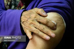 سالمندانی که واکسن زده‌اند، همچنان ماسک بزنند