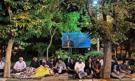 تجمع حامیان احمدی‌نژاد جلوی وزارت کشور