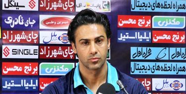 انتقاد شدید مجیدی از وزارت ورزش و هراتیان؛ اجازه نمی دهم در مورد استقلال تصمیم بگیرند/مثل مرد تیمم را به دربی می فرستم