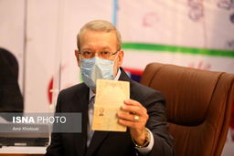 لاریجانی پس از ثبت نام /عده ای با صدای بلند همبستگی ملت را مخدوش کردند