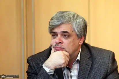 محمد مهاجری: ورود لاریجانی ریاست جمهوری بلامنازع رئیسی را زیر سوال می برد