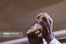 برای واکسن صف نبندید و منتظر پیامک بمانید