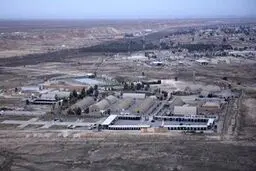 گزارش‌هایی از حمله راکتی به پایگاه عین‌الاسد