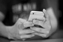 آیا ما به اینترنت اعتیاد پیدا کرده‌ایم؟