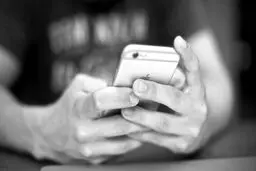 آیا ما به اینترنت اعتیاد پیدا کرده‌ایم؟