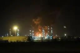 دادستان ری: خرابکاری بودن ماهیت حادثه آتش سوزی پالایشگاه نفت تهران منتفی است