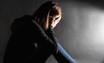 عوارض خودارضایی در دختران / چگونه خودارضایی را ترک کنیم؟