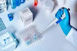 آیا افراد واکسینه شده در صورت داشتن علائم باید آزمایش کرونا بدهند؟