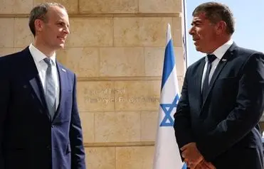 وزیر خارجه انگلیس در تل‌آویو: به توافق هسته‌ای قوی‌تر با ایران نیاز داریم