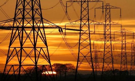 قطعی برق تا سال ۱۴۰۳ ادامه دارد! / اعتراف وزیر نیرو به فرسودگی شبکه برق