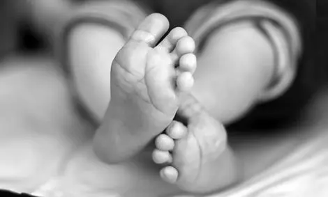 قتل پسر ۱۰ ماهه توسط مادر مطلقه! / پسرک مزاحم او و مرد غریبه بود + عکس