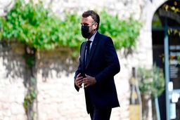 رئیس‌جمهوری فرانسه در جریان یک سفر داخلی سیلی خورد