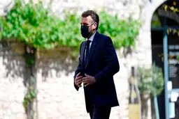 رئیس‌جمهوری فرانسه در جریان یک سفر داخلی سیلی خورد