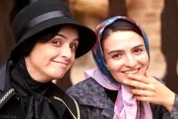 ترانه علیدوستی کنار گلاره عباسی در یک مراسم افتتاحیه