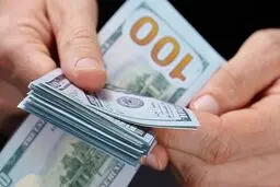عوامل سیاسی افت قیمت دلار