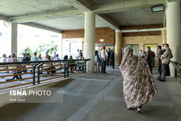 مراکز خالی از واکسن و صف‌های پُر از سالمند