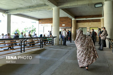 مراکز خالی از واکسن و صف‌های پُر از سالمند