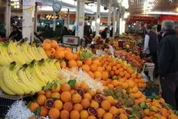 میوه تا هفته آینده ۲۰ درصد ارزان می شود