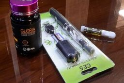 هشدار پلیس درباره “سیگارهای الکترونیک حاوی روغن حشیش”/ قرص لاغری کشنده با برند “گلوریا”