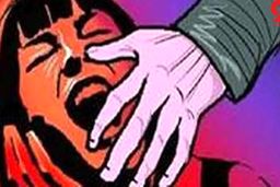 زن جوان رقیب عشقی اش را آتش زد