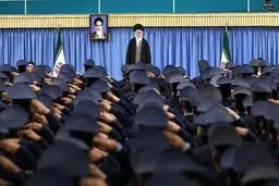 عکس دیدار فرماندهان وکارکنان نیروی هوایی ارتش با فرمانده کل قوا