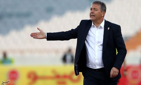 اسکوچیچ سرمربی تیم ملی ماند