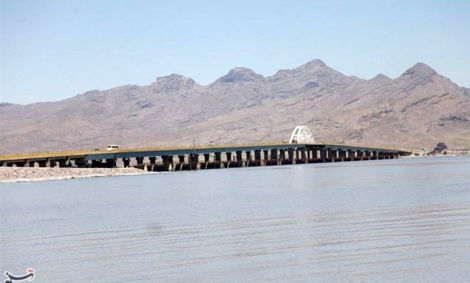 دریاچه ارومیه ۲۰۷ کیلومتر کوچک شد