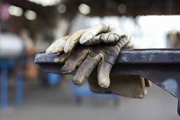 جوانان تحصیلکرده در صف انتظار کارگری ساده!