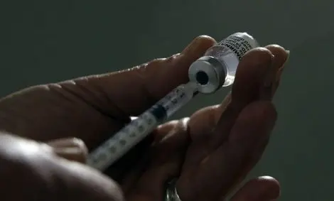 فایزر به دنبال مجوز برای تزریق دوز سوم واکسن کرونا