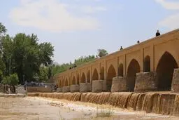 زاینده رود در شهر تاریخی اصفهان جاری شد