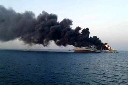 آتش‌سوزی در کشتی عراقی در خلیج فارس