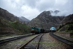 مهار قطار فراری در آرادان
