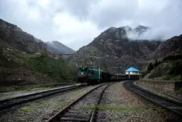 مهار قطار فراری در آرادان