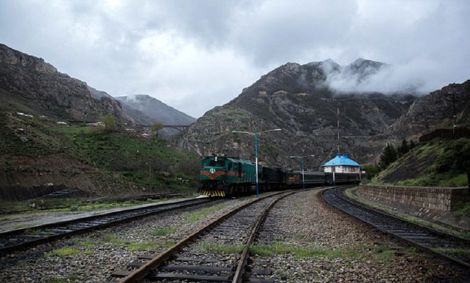 مهار قطار فراری در آرادان