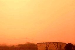 آسمان شرق کرمان قرمز شد/ خیز ریزگردها در بم